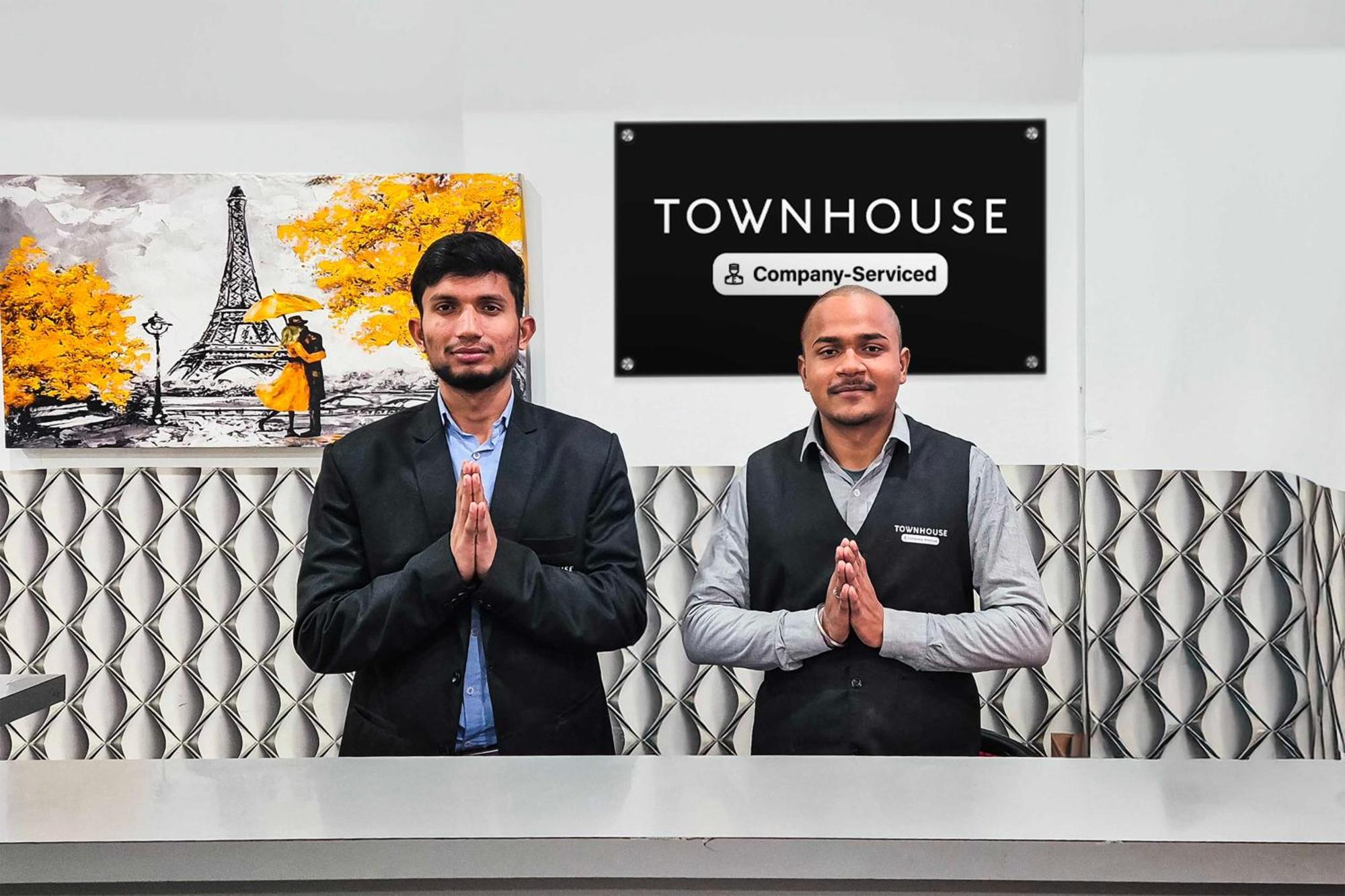 Super Townhouse Sector 69 Gurgaon Hotel Bagian luar foto