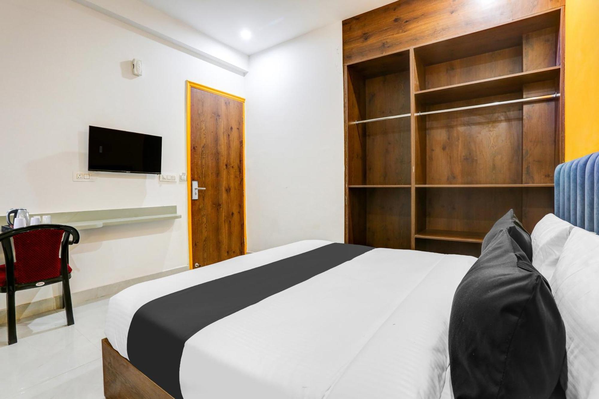 Super Townhouse Sector 69 Gurgaon Hotel Bagian luar foto