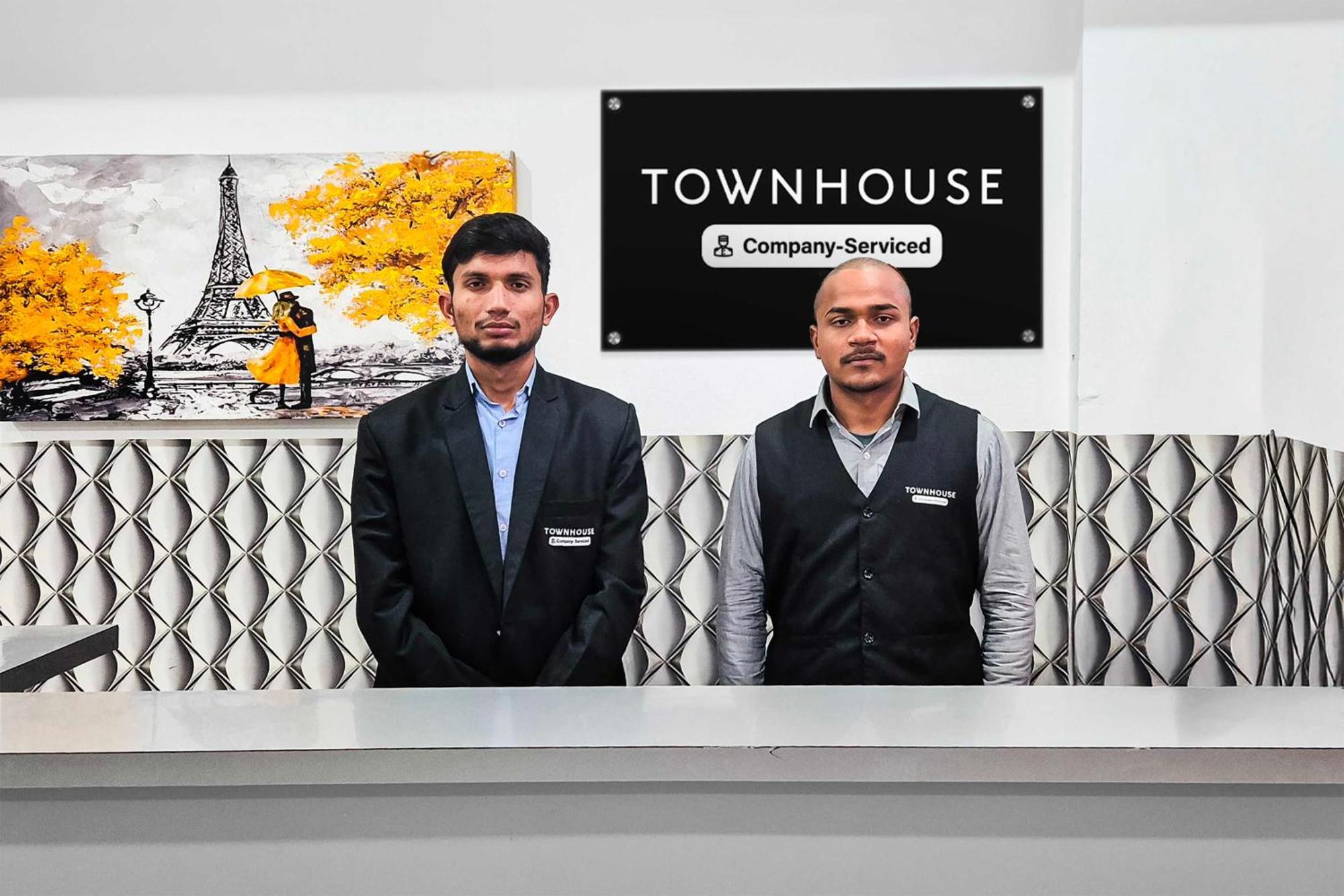 Super Townhouse Sector 69 Gurgaon Hotel Bagian luar foto