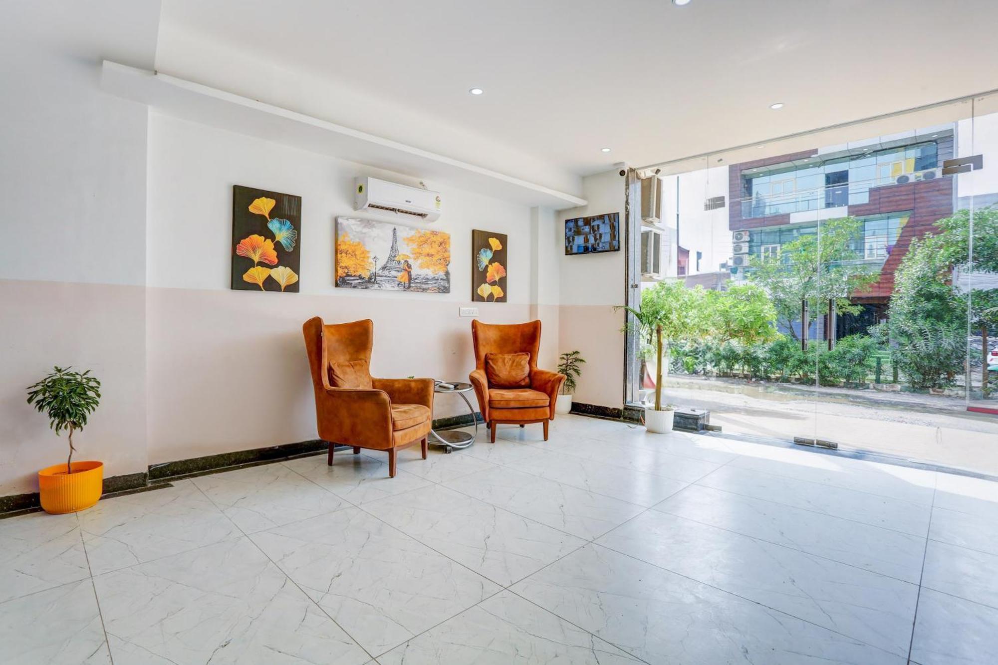 Super Townhouse Sector 69 Gurgaon Hotel Bagian luar foto