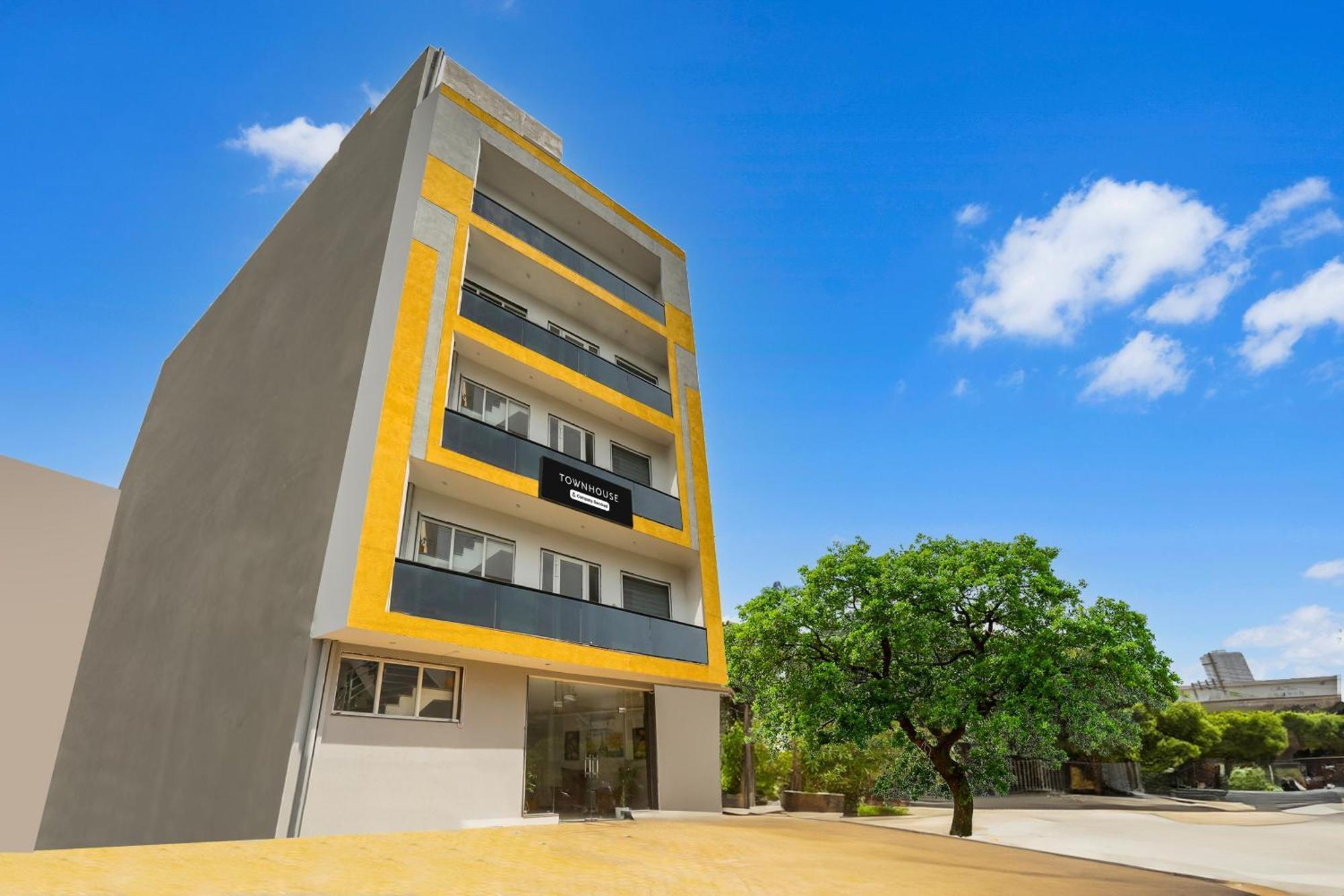 Super Townhouse Sector 69 Gurgaon Hotel Bagian luar foto