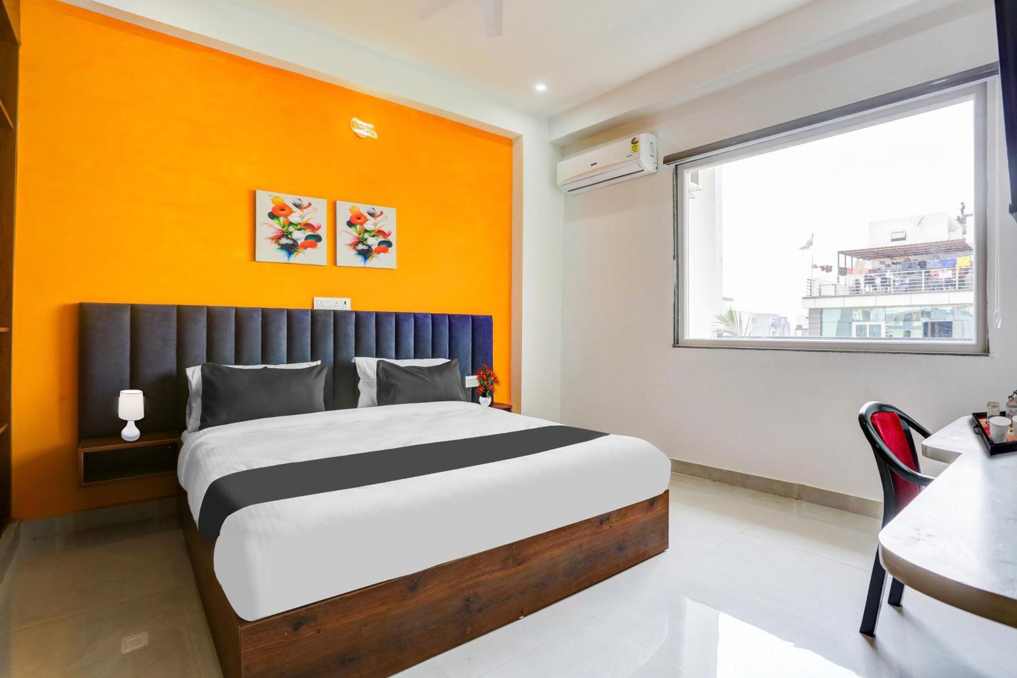 Super Townhouse Sector 69 Gurgaon Hotel Bagian luar foto