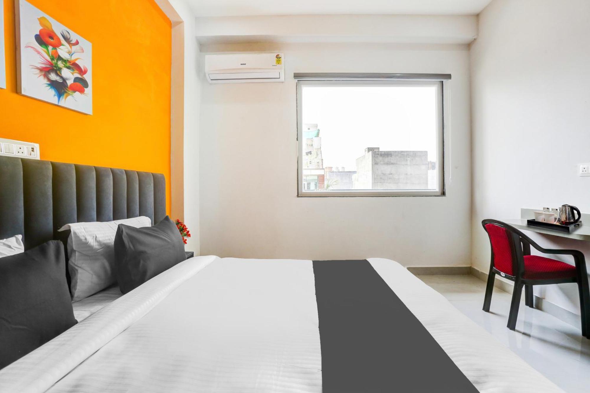 Super Townhouse Sector 69 Gurgaon Hotel Bagian luar foto